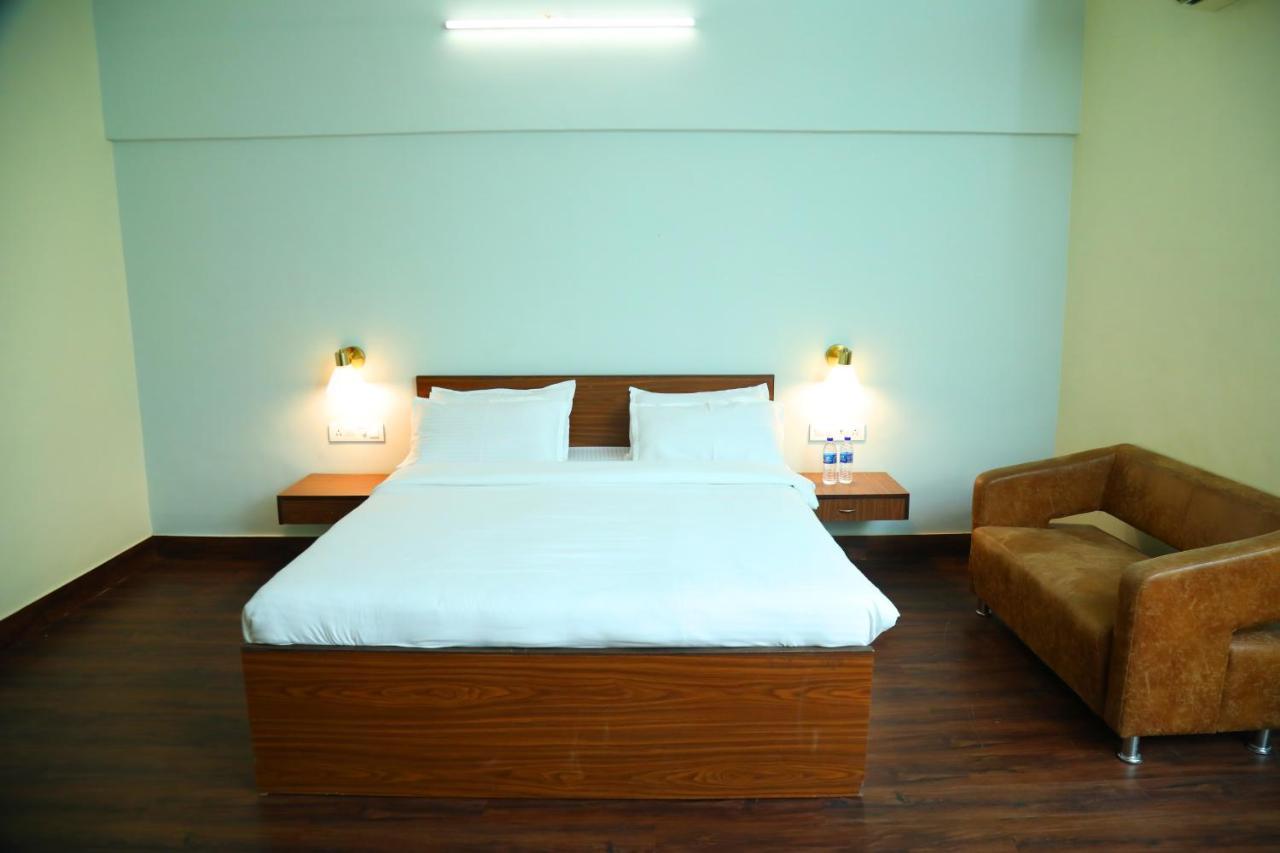 Country Inn & Suites By Turtle Mumbai Exterior foto