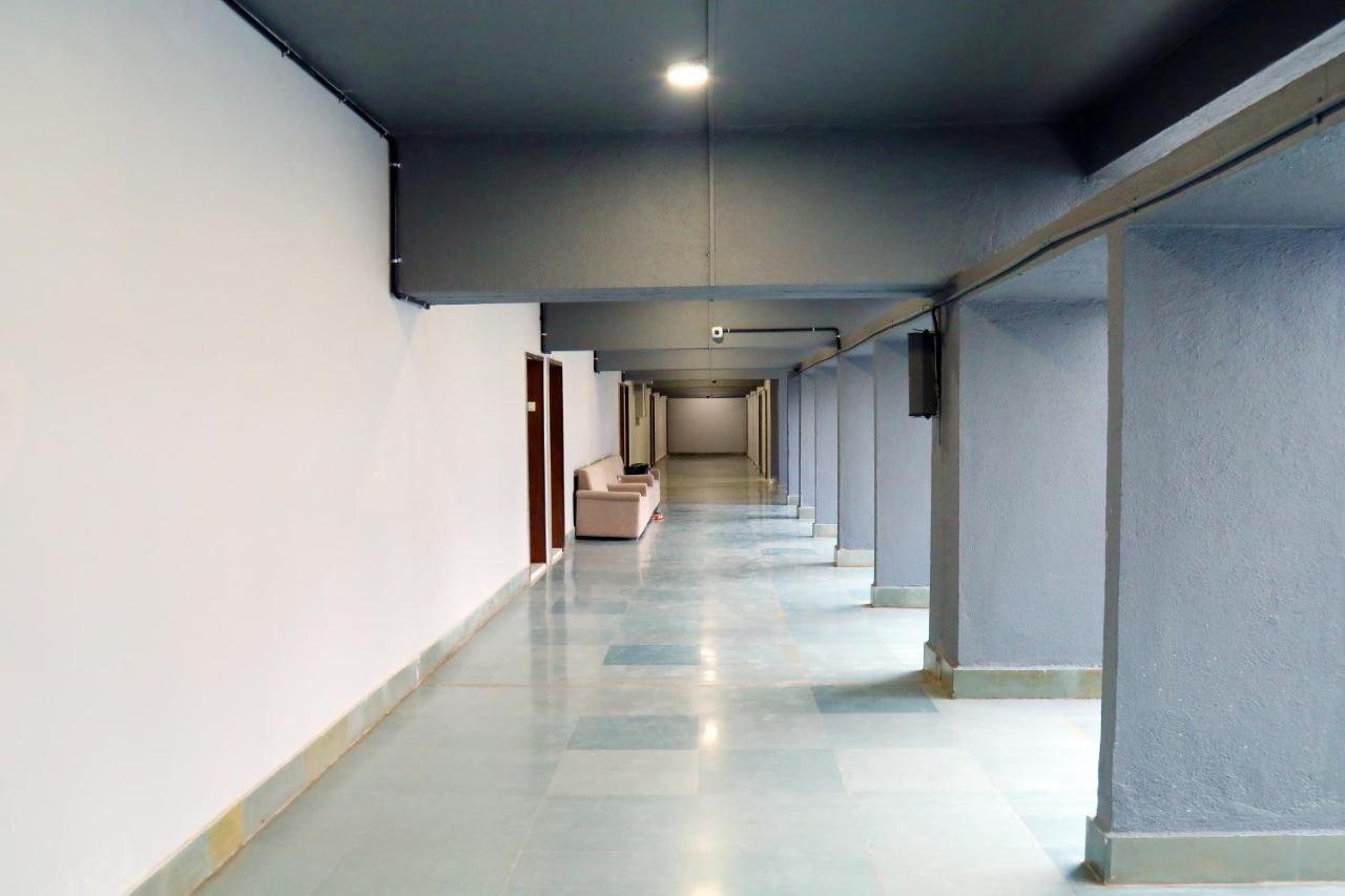 Country Inn & Suites By Turtle Mumbai Exterior foto